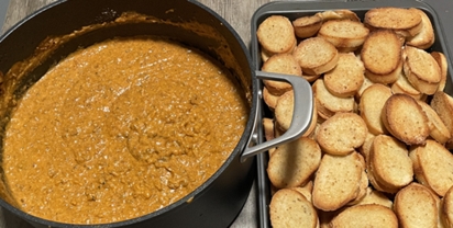 Lasagna Dip and Garlic Chips